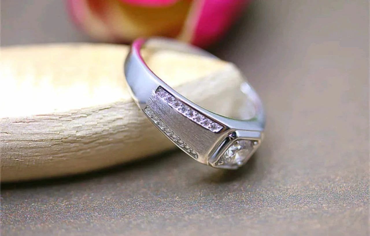 925 Sterling Silver Men's Channel-Accent Square Ring — additional product view 2
