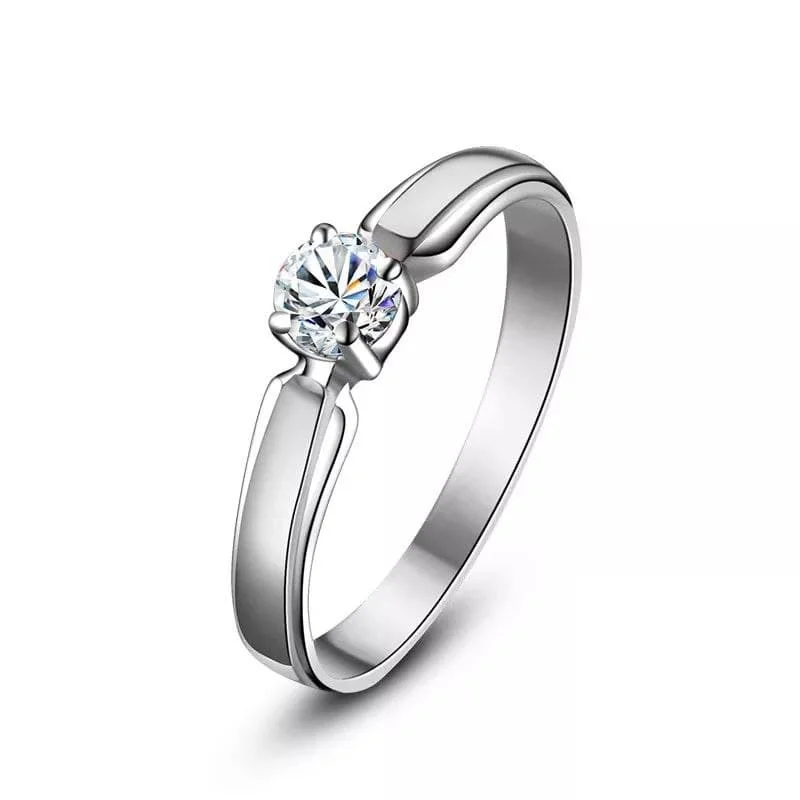 925 Sterling Silver Women's Pinched-Shoulder Solitaire Ring — product photograph