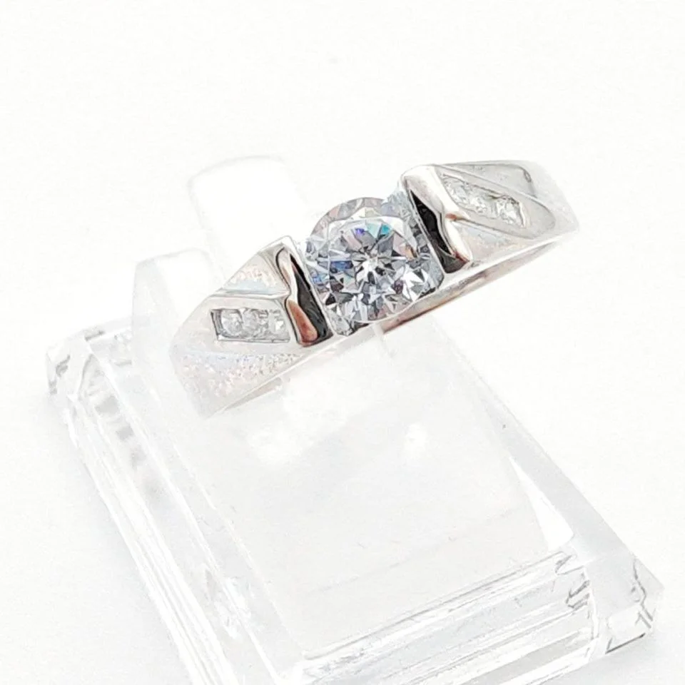925 Sterling Silver Men's Diagonal-Accent Solitaire Ring — product photograph